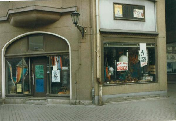 UEBER Hist November1990 b